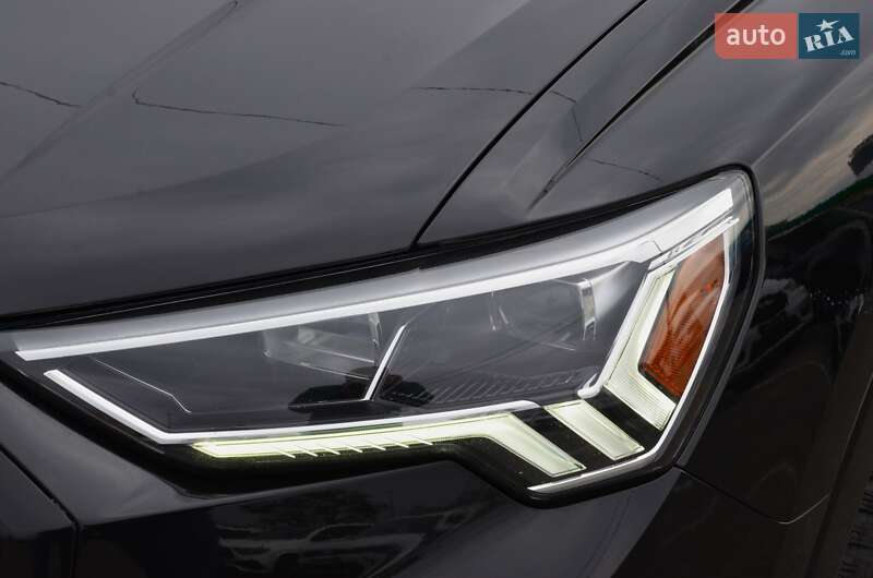 Внедорожник / Кроссовер Audi Q3 2019 в Киеве