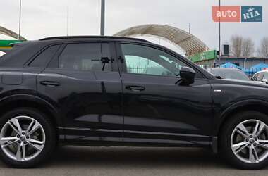 Внедорожник / Кроссовер Audi Q3 2019 в 