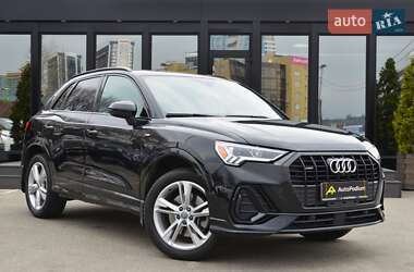 Внедорожник / Кроссовер Audi Q3 2019 в Киеве