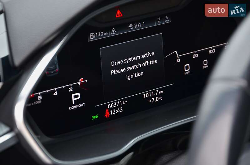 Внедорожник / Кроссовер Audi Q3 2019 в Киеве