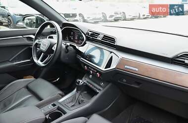 Внедорожник / Кроссовер Audi Q3 2019 в 