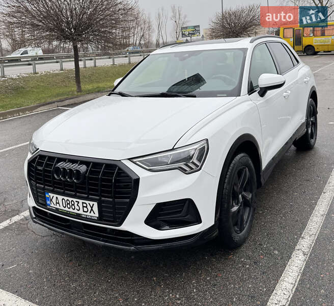 Внедорожник / Кроссовер Audi Q3 2019 в 