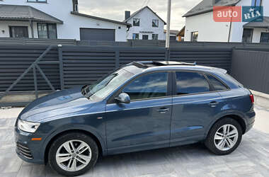 Внедорожник / Кроссовер Audi Q3 2017 в 