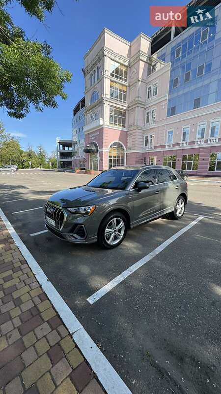 Позашляховик / Кросовер Audi Q3 2020 в Одесі