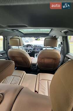 Внедорожник / Кроссовер Audi Q3 2020 в 