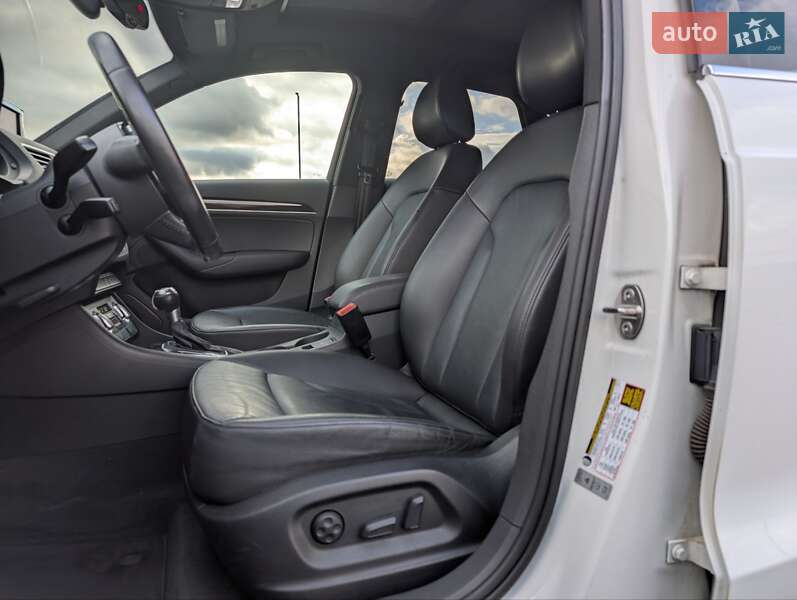Внедорожник / Кроссовер Audi Q3 2015 в Киеве