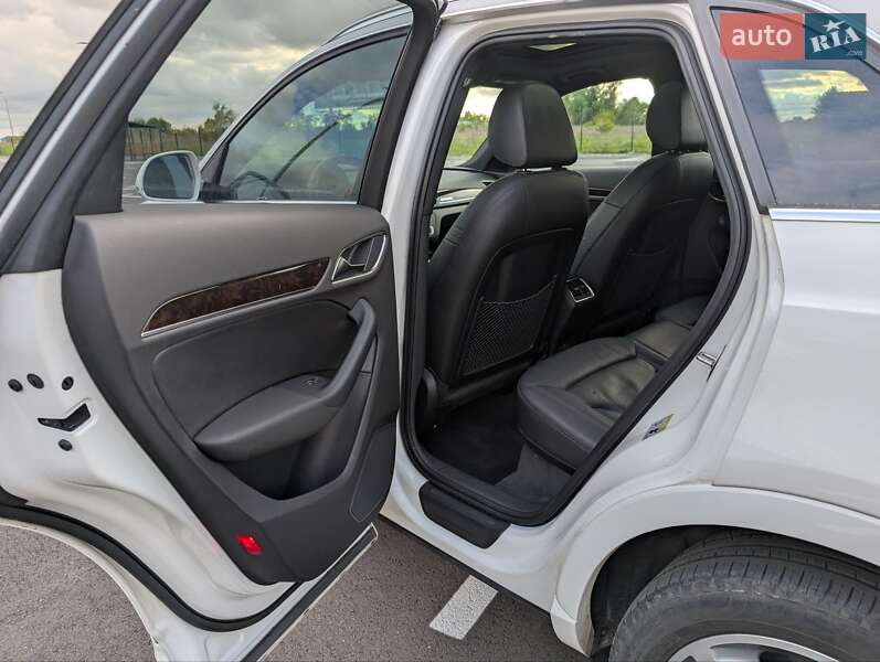 Внедорожник / Кроссовер Audi Q3 2015 в Киеве