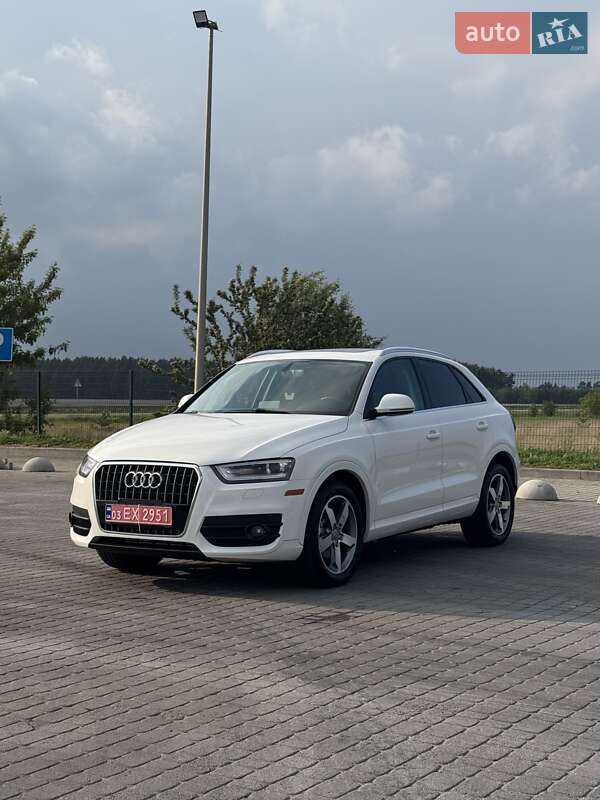 Позашляховик / Кросовер Audi Q3 2015 в Радивиліві