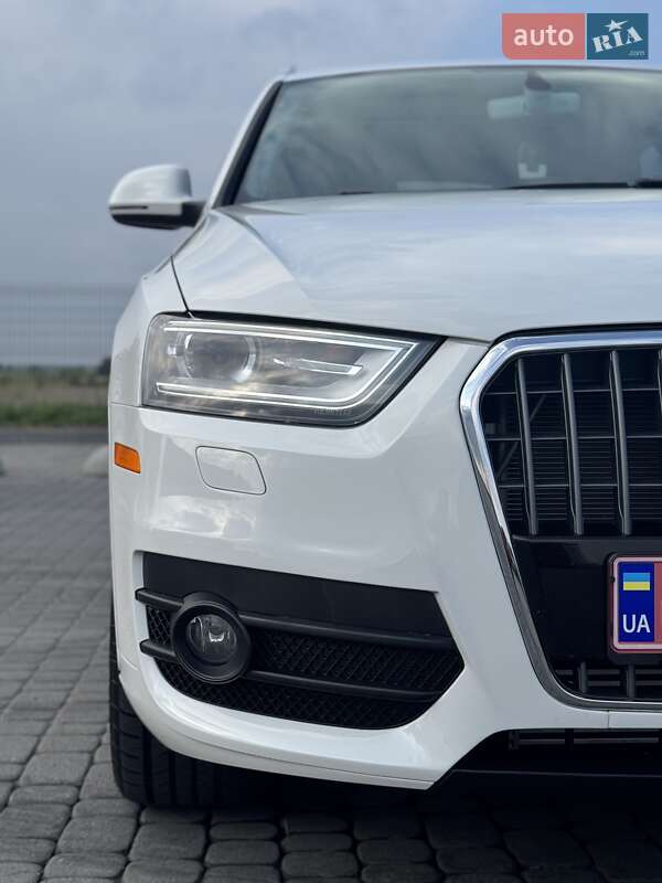 Позашляховик / Кросовер Audi Q3 2015 в Радивиліві