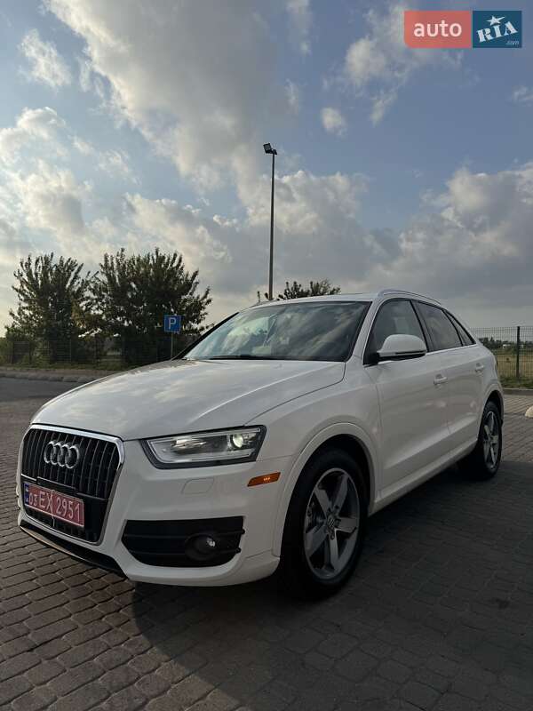 Позашляховик / Кросовер Audi Q3 2015 в Радивиліві