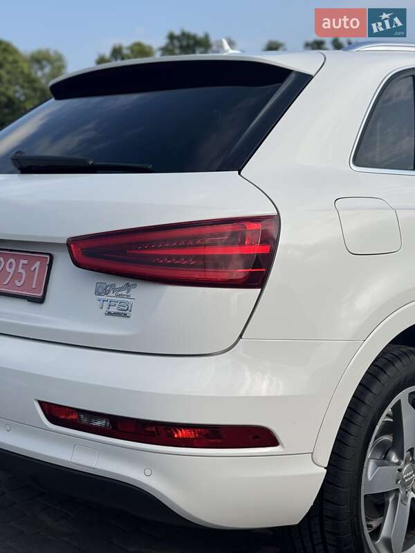 Позашляховик / Кросовер Audi Q3 2015 в Радивиліві