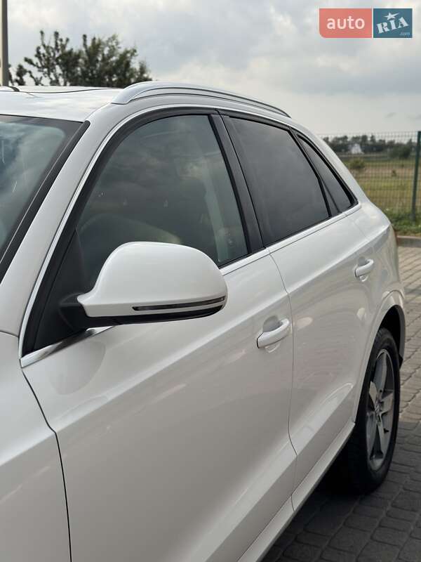 Позашляховик / Кросовер Audi Q3 2015 в Радивиліві