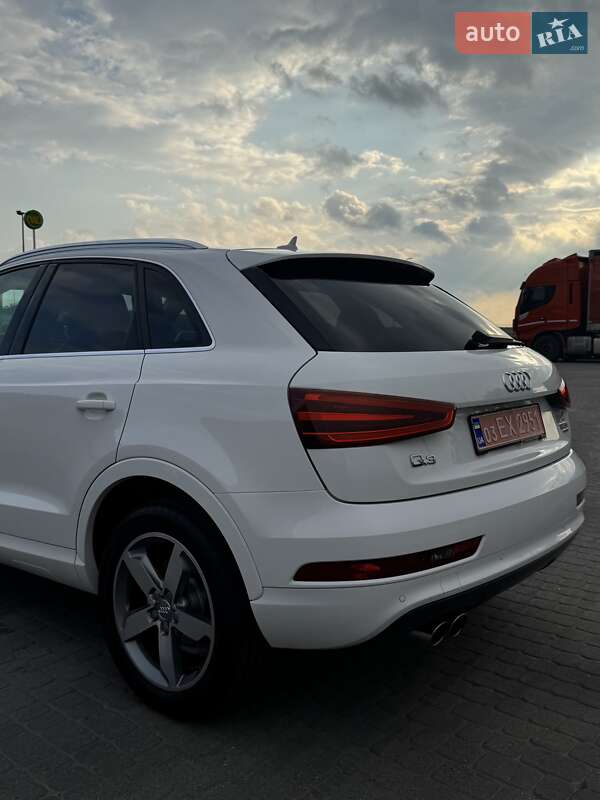 Позашляховик / Кросовер Audi Q3 2015 в Радивиліві