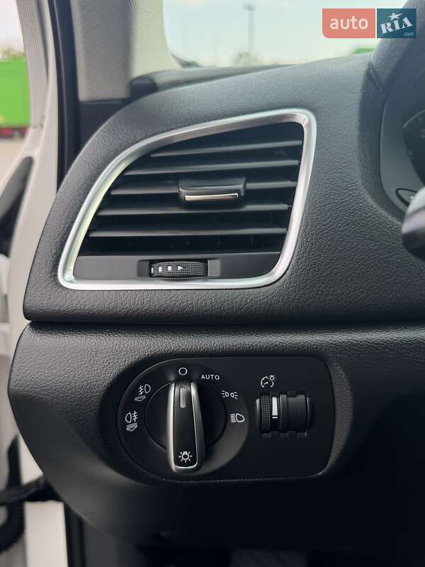 Позашляховик / Кросовер Audi Q3 2015 в Радивиліві