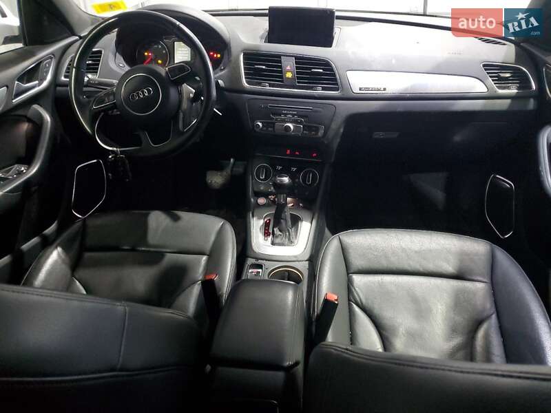 Внедорожник / Кроссовер Audi Q3 2015 в Львове