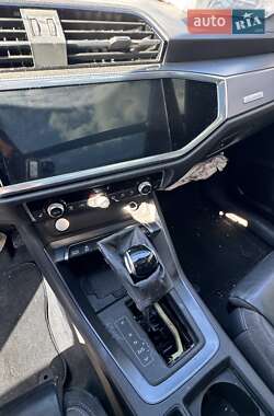 Внедорожник / Кроссовер Audi Q3 2020 в 