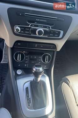 Внедорожник / Кроссовер Audi Q3 2017 в 