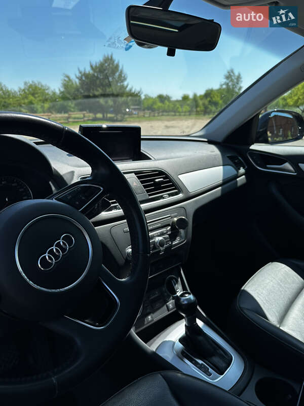 Позашляховик / Кросовер Audi Q3 2016 в Києві
