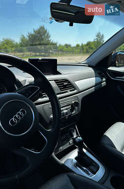 Внедорожник / Кроссовер Audi Q3 2016 в 