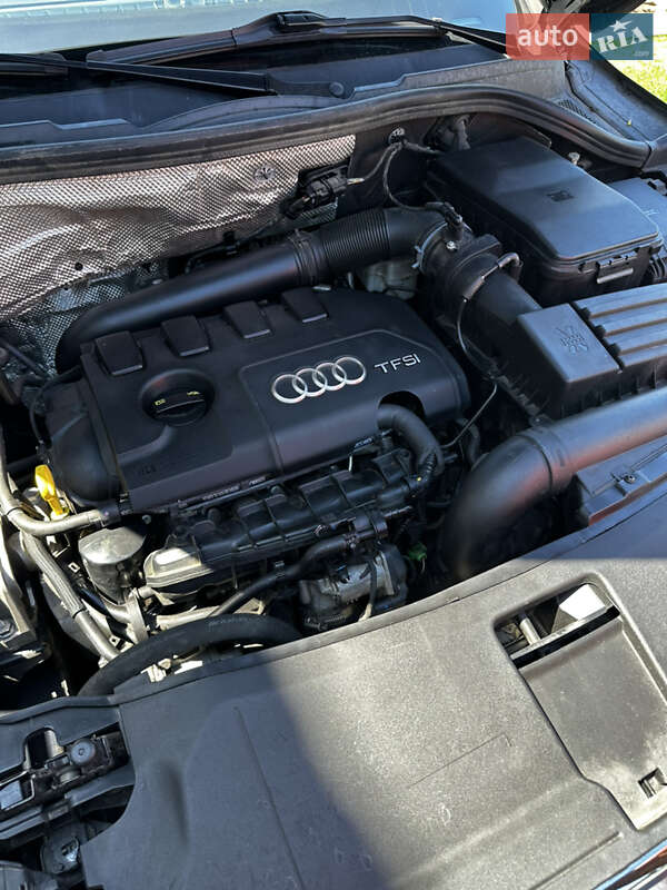 Позашляховик / Кросовер Audi Q3 2016 в Києві