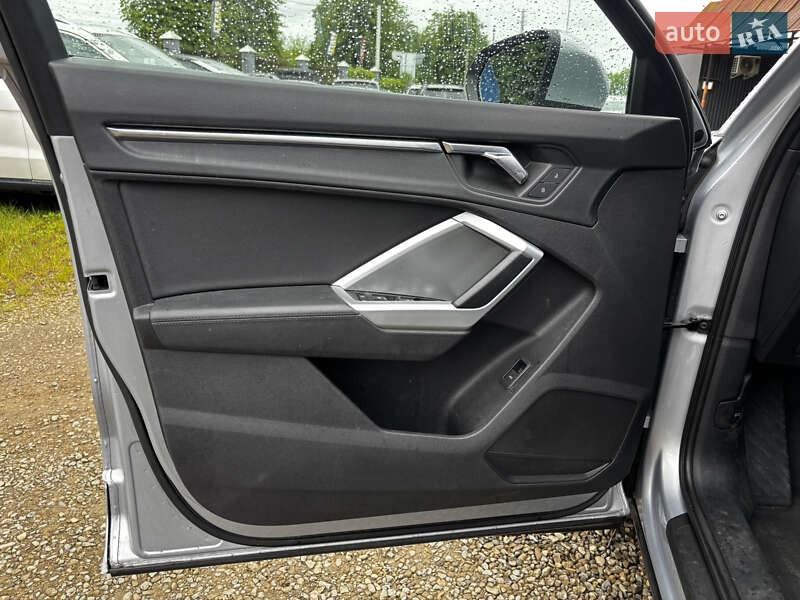 Внедорожник / Кроссовер Audi Q3 2019 в Стрые
