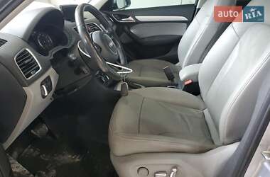 Позашляховик / Кросовер Audi Q3 2016 в 