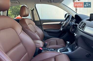 Внедорожник / Кроссовер Audi Q3 2015 в 