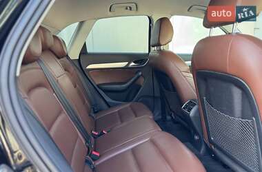 Внедорожник / Кроссовер Audi Q3 2015 в 