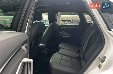 Внедорожник / Кроссовер Audi Q3 2021 в 