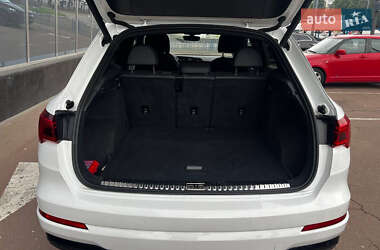 Внедорожник / Кроссовер Audi Q3 2021 в 