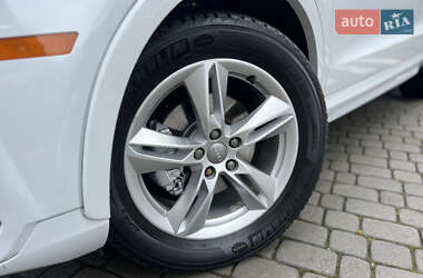 Внедорожник / Кроссовер Audi Q3 2016 в 