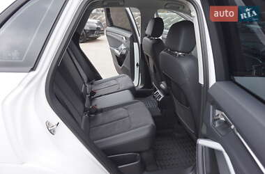 Внедорожник / Кроссовер Audi Q3 2023 в 