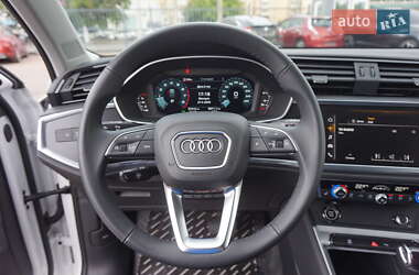 Внедорожник / Кроссовер Audi Q3 2023 в 