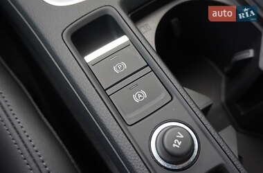 Внедорожник / Кроссовер Audi Q3 2023 в 