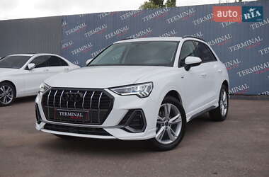 Внедорожник / Кроссовер Audi Q3 2023 в 
