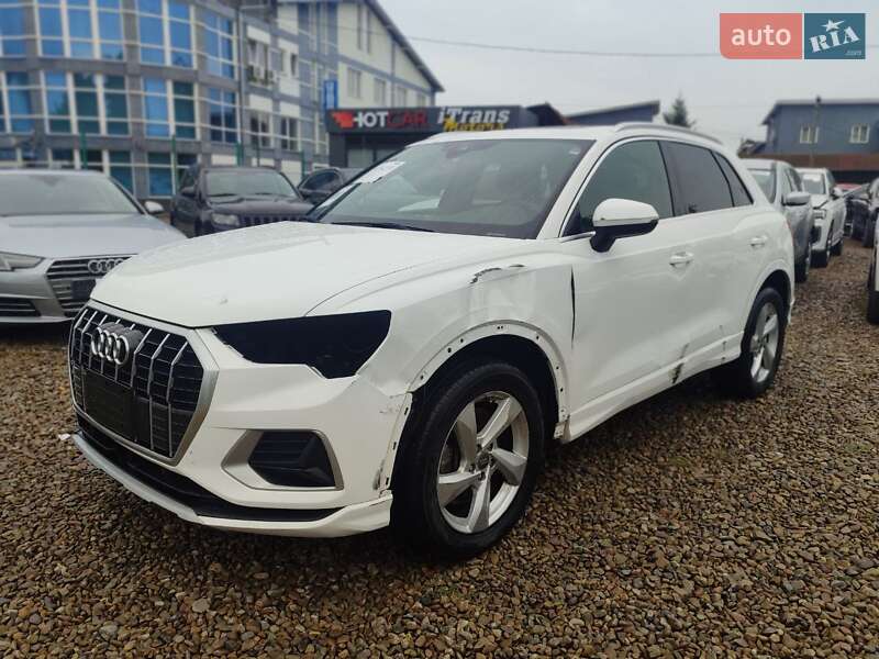 Позашляховик / Кросовер Audi Q3 2019 в Стрию
