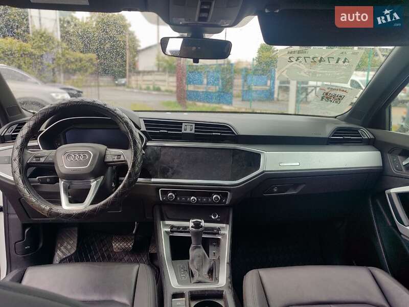 Позашляховик / Кросовер Audi Q3 2019 в Стрию