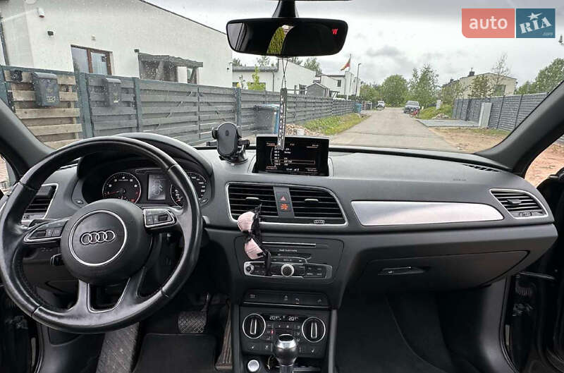 Внедорожник / Кроссовер Audi Q3 2017 в Киеве