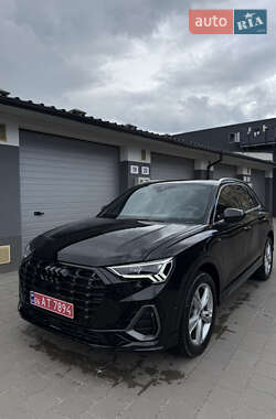 Внедорожник / Кроссовер Audi Q3 2022 в 