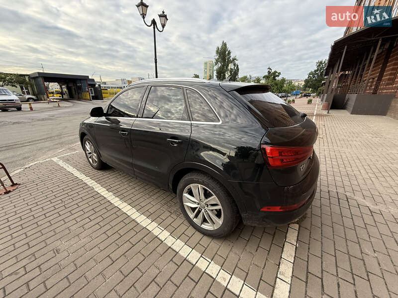 Позашляховик / Кросовер Audi Q3 2015 в Києві