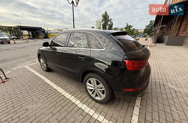 Внедорожник / Кроссовер Audi Q3 2015 в 