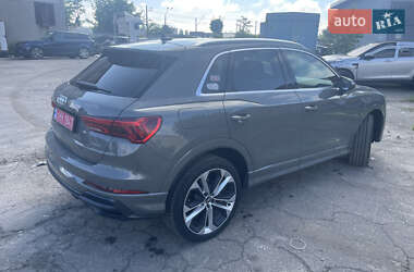 Внедорожник / Кроссовер Audi Q3 2019 в 