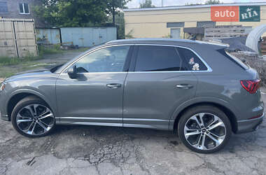 Внедорожник / Кроссовер Audi Q3 2019 в 