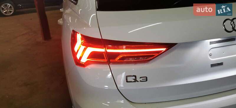 Внедорожник / Кроссовер Audi Q3 2021 в Ровно