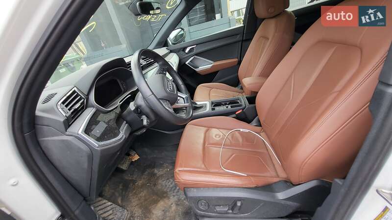 Внедорожник / Кроссовер Audi Q3 2021 в Ровно