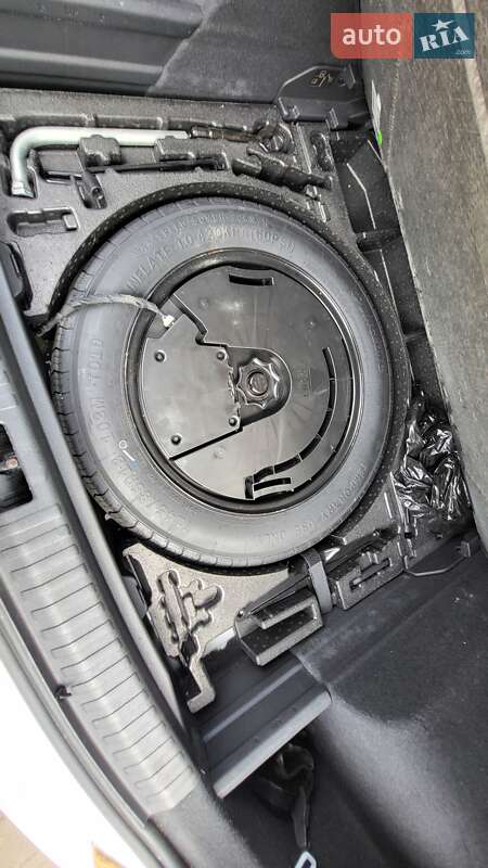 Внедорожник / Кроссовер Audi Q3 2021 в Ровно