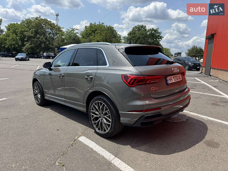 Внедорожник / Кроссовер Audi Q3 2020 в Одессе