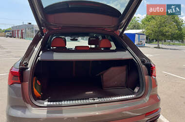 Внедорожник / Кроссовер Audi Q3 2020 в 
