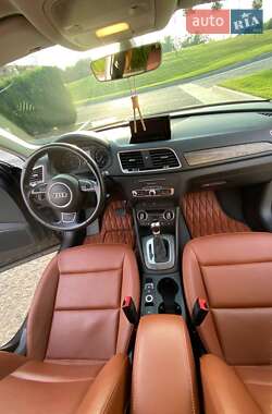 Внедорожник / Кроссовер Audi Q3 2016 в 
