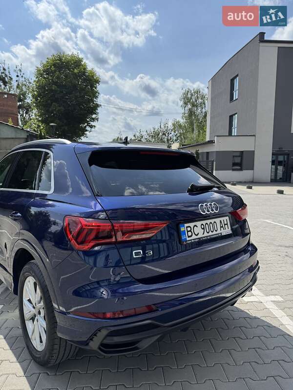 Внедорожник / Кроссовер Audi Q3 2021 в Львове
